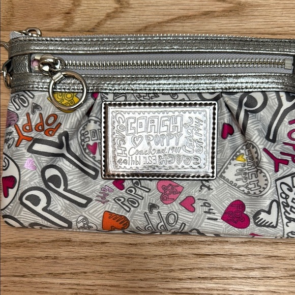 Coach Poppy Graffiti Print Clutch - Picture 2 of 8